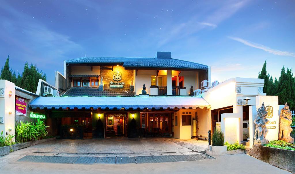 Dhanesvara Holistic Unique Homestay Wonotjolo Exterior photo