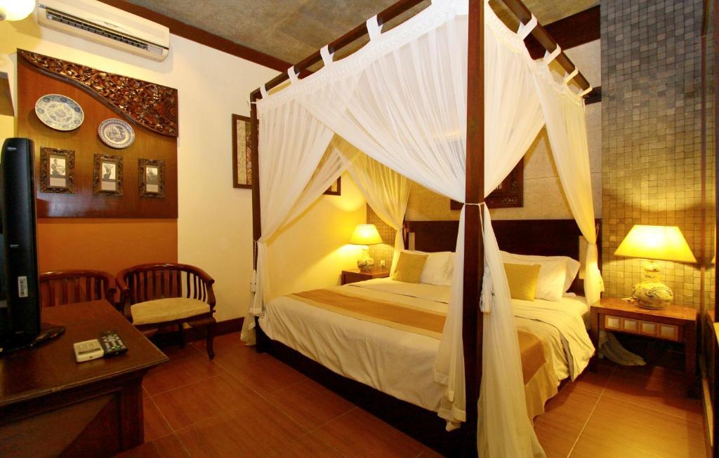 Dhanesvara Holistic Unique Homestay Wonotjolo Exterior photo