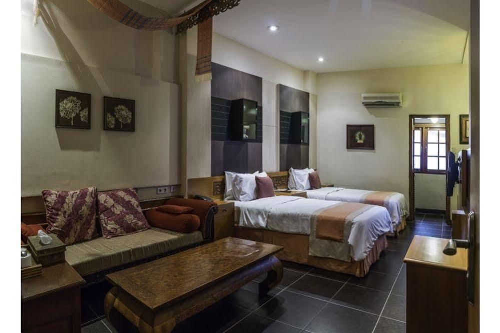 Dhanesvara Holistic Unique Homestay Wonotjolo Exterior photo