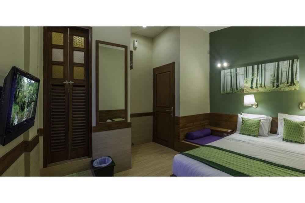 Dhanesvara Holistic Unique Homestay Wonotjolo Exterior photo