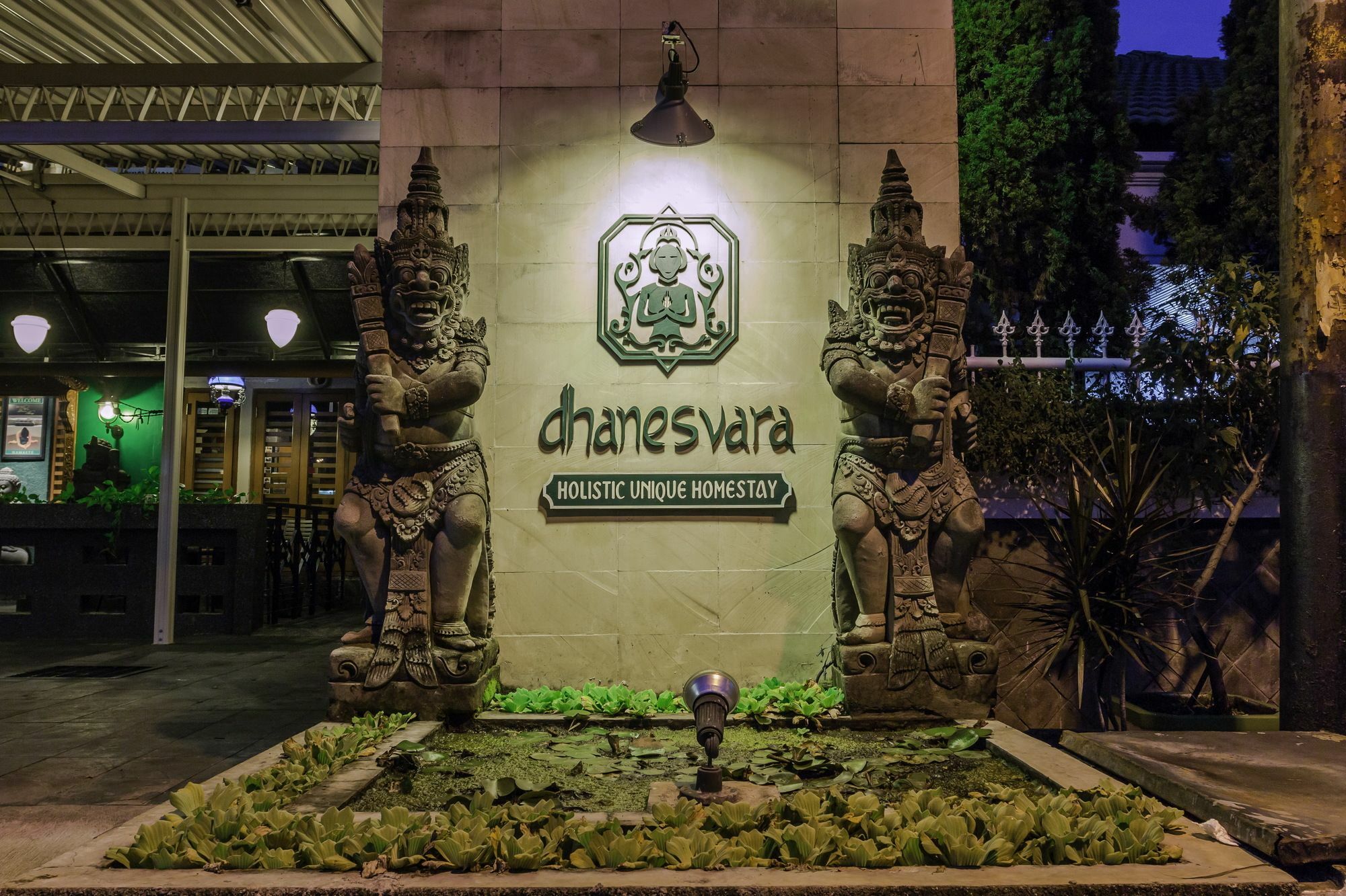 Dhanesvara Holistic Unique Homestay Wonotjolo Exterior photo