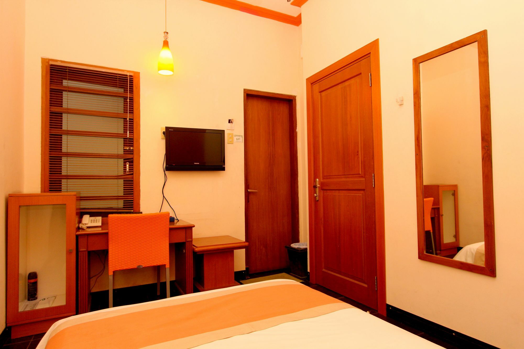 Dhanesvara Holistic Unique Homestay Wonotjolo Exterior photo
